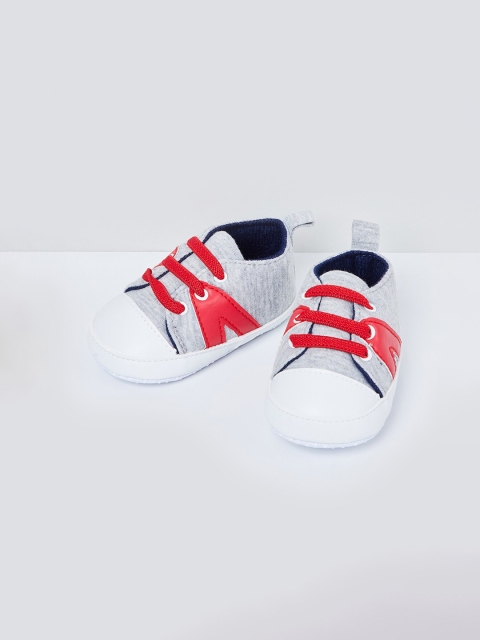 

max Girls Grey & Red Printed Sneakers