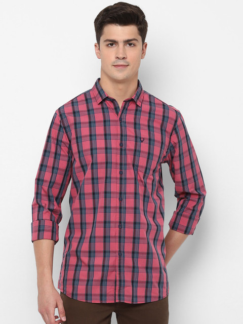 

Solly Jeans Co. Men Pink & Blue Regular Fit Checked Casual Shirt