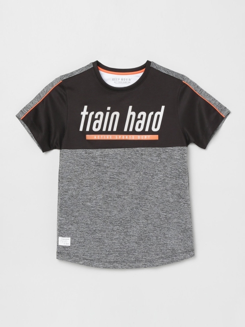 

max Boys Grey Colourblocked Round Neck T-shirt