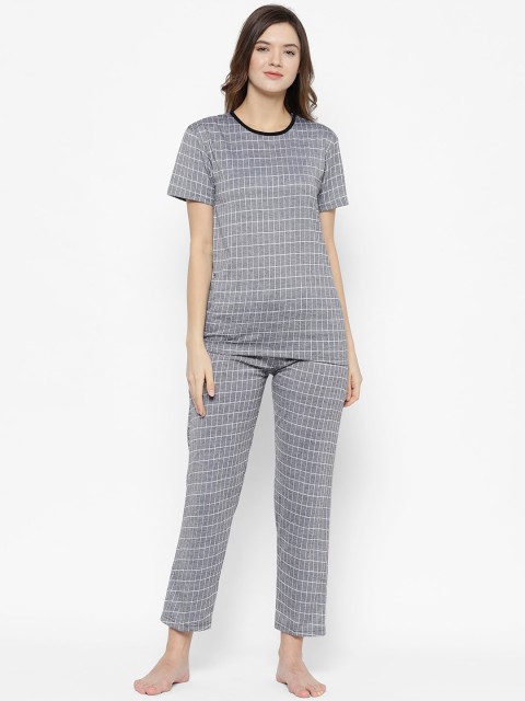 

VIMAL JONNEY Women Grey & White Checked Night suit