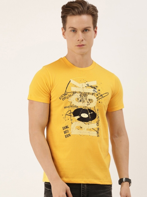 

QUANCIOUS Men Mustard Printed V-Neck Sustainable T-shirt