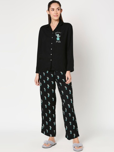 

Bewakoof Women Black & Sea Green Solid Night suit