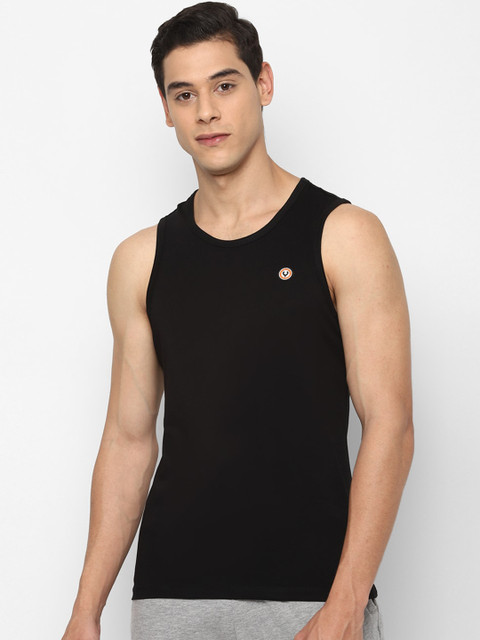 

Allen Solly Tribe Men Black Printed Round Neck Pure Cotton T-shirt