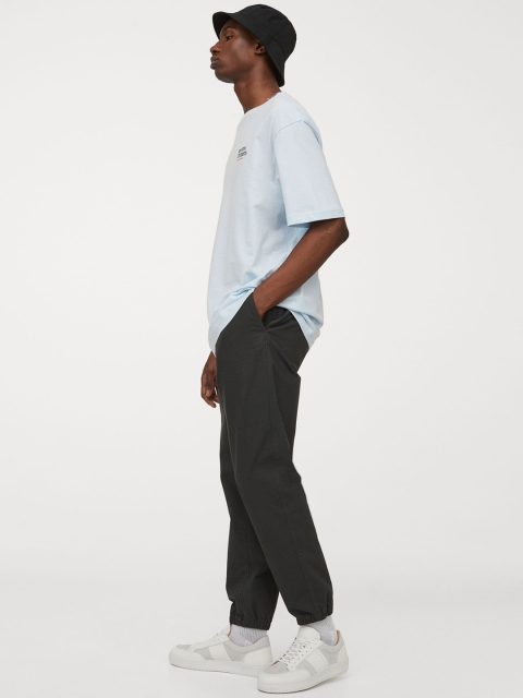 

H&M Men Blue & Black Cotton Relaxed Fit T-shirt