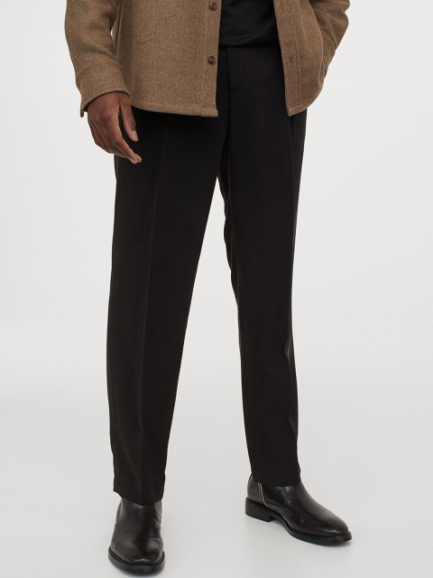 

H&M Men Black Solid Twill Cigarette Trousers