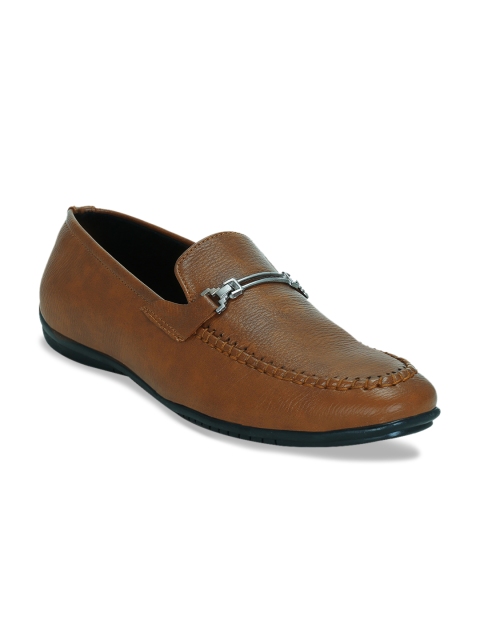 

Get Glamr Men Brown Textured Loafers