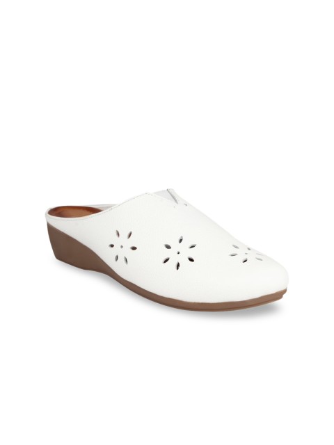 

pelle albero Women White Textured Mules