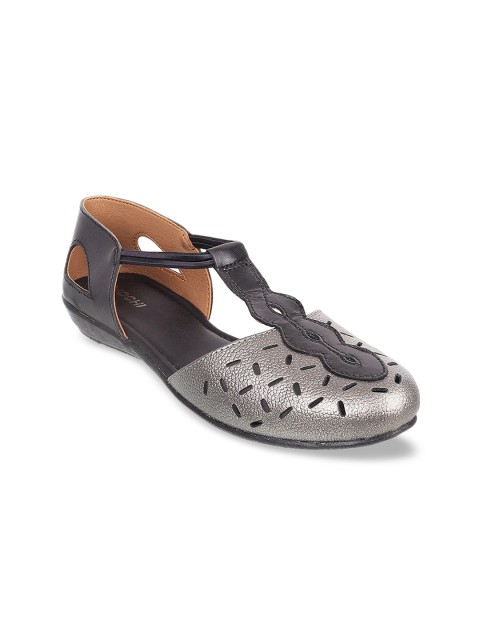 

Mochi Women Grey Colourblocked Leather Ballerinas
