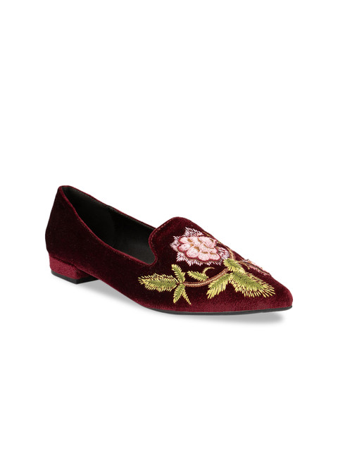 

ROSSO BRUNELLO Women Burgundy Embellished Pumps