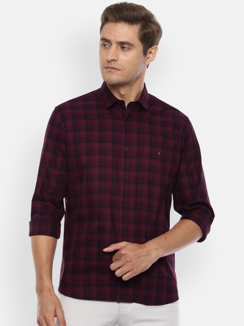 

Louis Philippe Sport Men Maroon Slim Fit Checked Casual Shirt