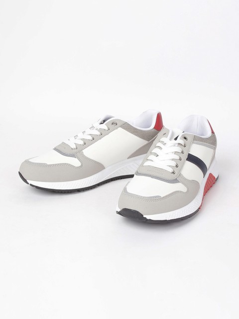 

Forca Men White & Beige Colourblocked