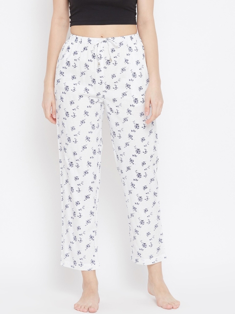 

Hypernation Women White & Blue Printed Cotton Lounge Pants