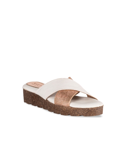 

Kraft Cellar Women White & Gold-Toned Textured Comfort Platforms