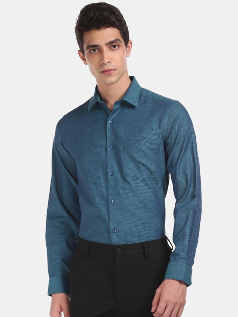 

Arrow Men Teal Regular Fit Solid Formal Shirt
