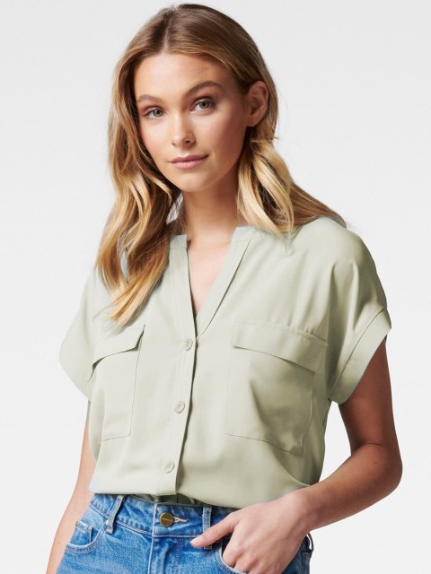 

Forever New Women Green Tailored Fit Solid Casual Shirt