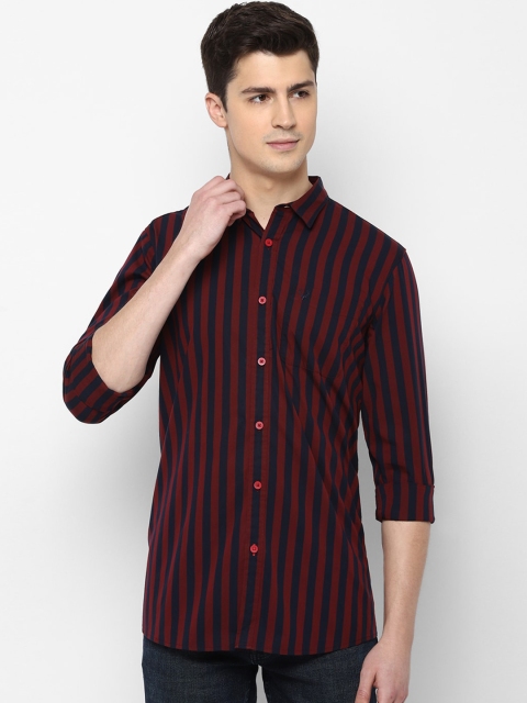 

Solly Jeans Co. Men Maroon & Navy Blue Regular Fit Striped Casual Shirt