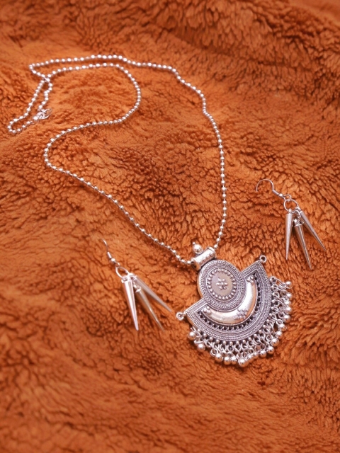 

Crunchy Fashion Oxidised Silver-Plated Jewellery Set