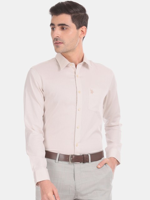 

U.S. Polo Assn. Men Beige Regular Fit Solid Casual Shirt