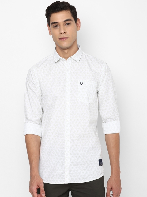 

Solly Jeans Co. Men White & Green Regular Fit Printed Casual Shirt