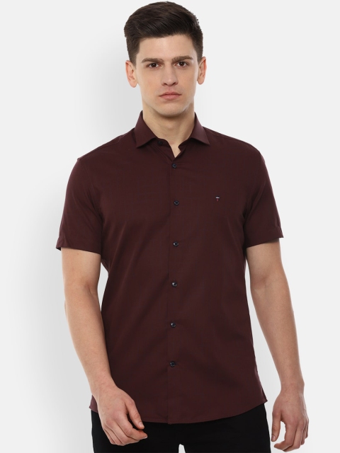 

Louis Philippe Sport Men Burgundy Pure Cotton Slim Fit Solid Casual Shirt