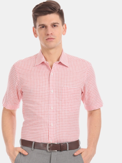 

Arrow Men White & Red Regular Fit Checked Formal Shirt