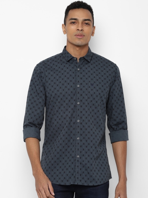 

Solly Jeans Co. Men Grey & Black Regular Fit Printed Casual Shirt