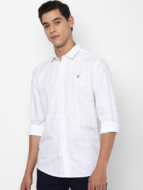 

Solly Jeans Co. Men White Regular Fit Printed Casual Shirt