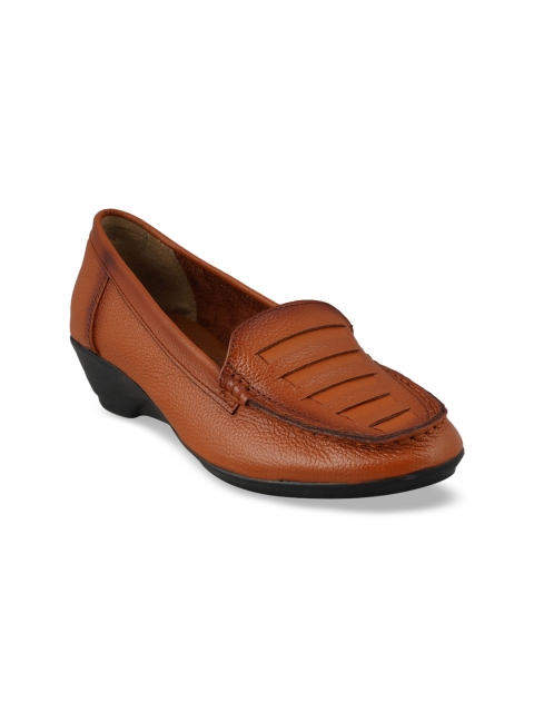 

pelle albero Women Tan Solid Pumps