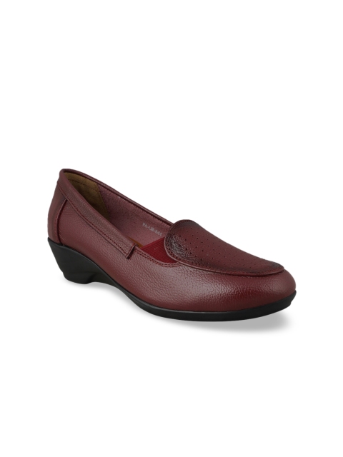 

pelle albero Women Maroon Solid Pumps
