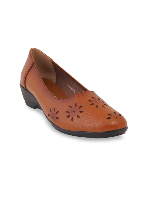 

pelle albero Women Tan Solid Pumps