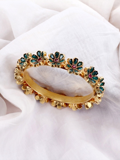 

SANGEETA BOOCHRA Gold-Toned & Green Ruby-Studded Handcrafted Bangle