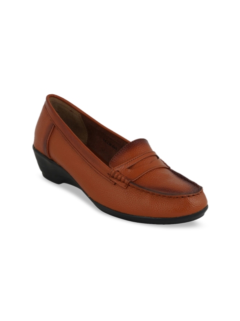 

pelle albero Women Tan Solid Pumps