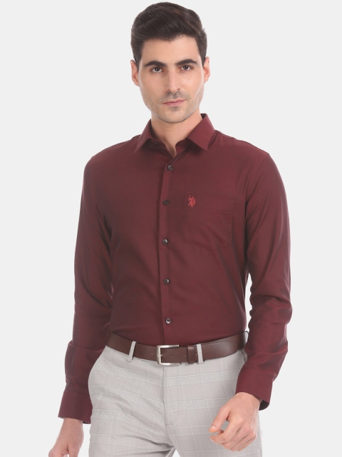 

U.S. Polo Assn. Men Maroon Regular Fit Pure Cotton Solid Formal Shirt
