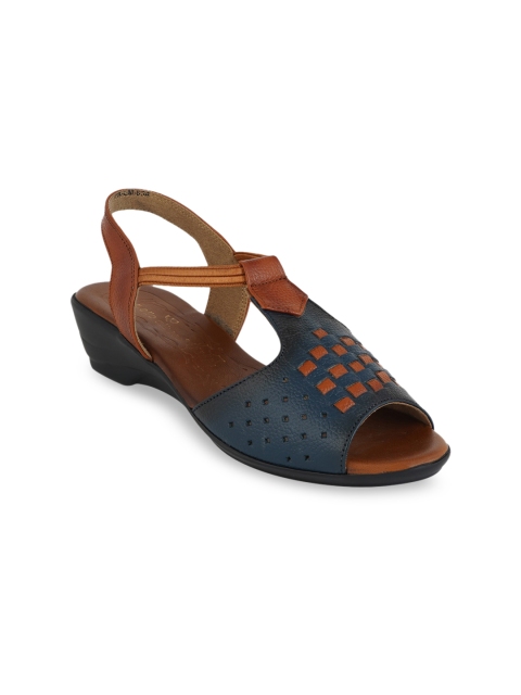 

pelle albero Women Blue Woven Design Sandals