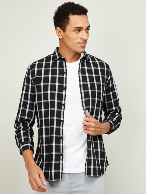 

Fame Forever by Lifestyle Men Black & White Slim Fit Checked Pure Cotton Casual Shirt