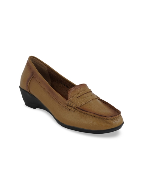 

pelle albero Women Beige Solid Pumps