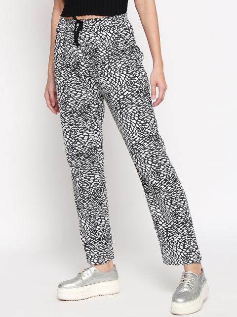 

People Women Black & White Regular Fit Printed Cotton Regular Trousers