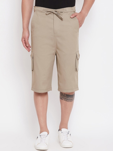 

Hypernation Men Beige Solid Regular Fit Cargo Shorts