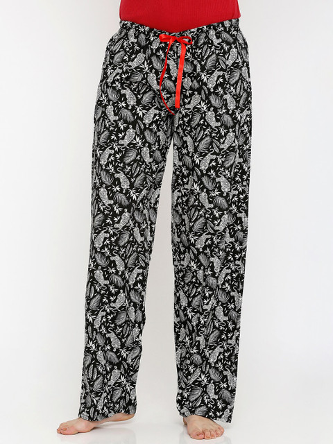 

Heart 2 Heart Women Black & Off-White Printed Lounge Pants
