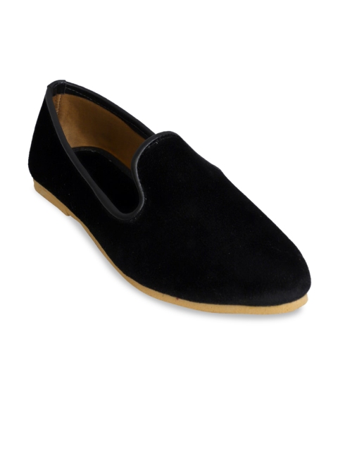 

PANAHI Men Black Solid Velvet Mojaris