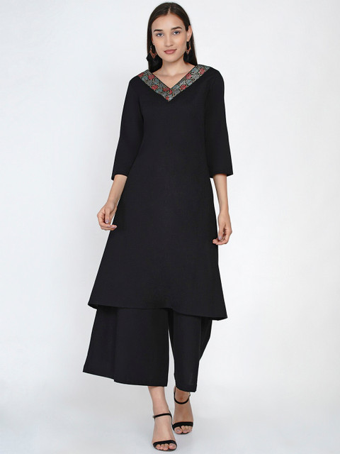 

FABNEST Women Black & Blue Yoke Design Cotton Straight Kurta