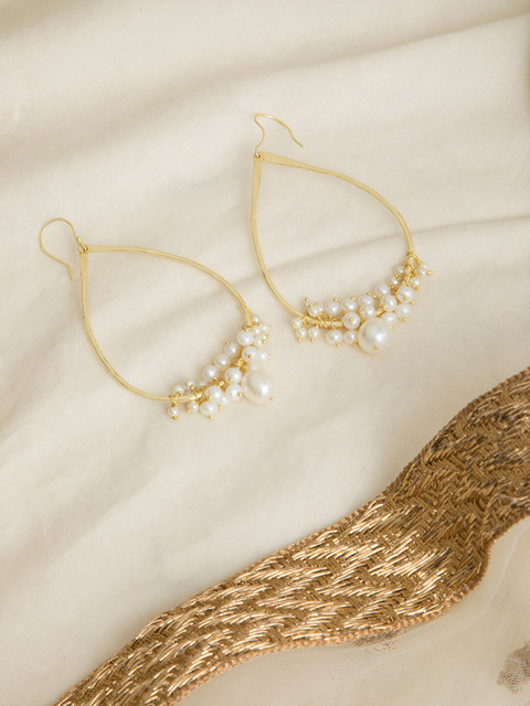 

INDYA Gold-Plated Pearl Oval Drop Earrings