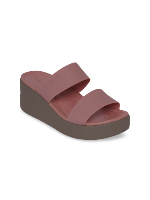 

Crocs Brooklyn Women Pink Solid Sandals
