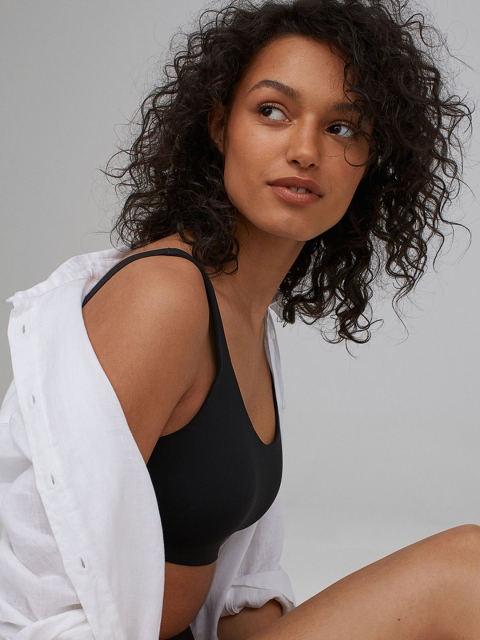 

H&M Women Black Smoothing Microfibre Bra Top 0950352001