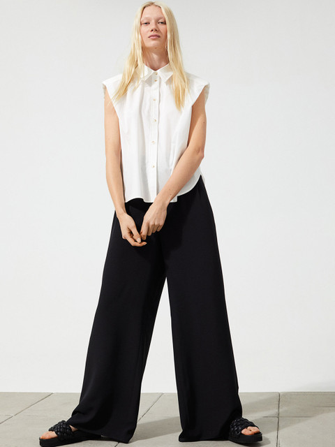 

H&M Women Black Wide Pull-On Trousers