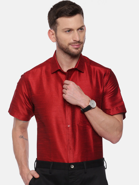 

CROYDON Men Maroon Regular Fit Solid Semiformal Shirt