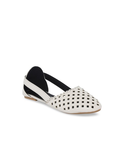 

Pantaloons Junior Girls Off-White Solid PU Ballerinas