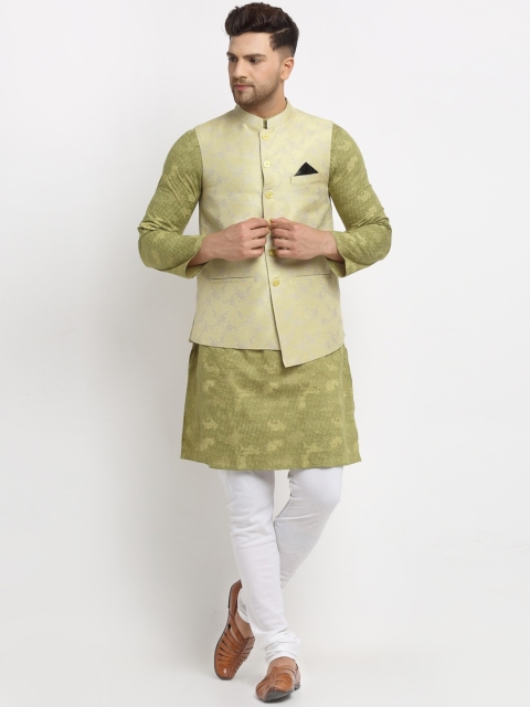 

NEUDIS Men Green & White Printed Kurta with Churidar