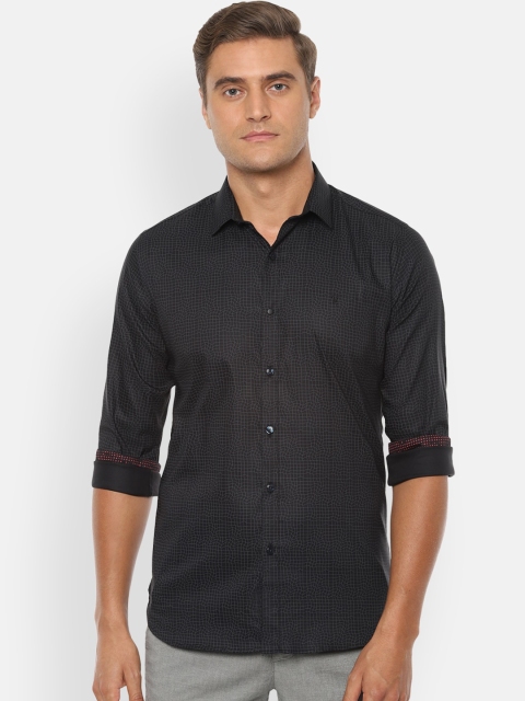 

V Dot Men Black Skinny Fit Checked Casual Shirt