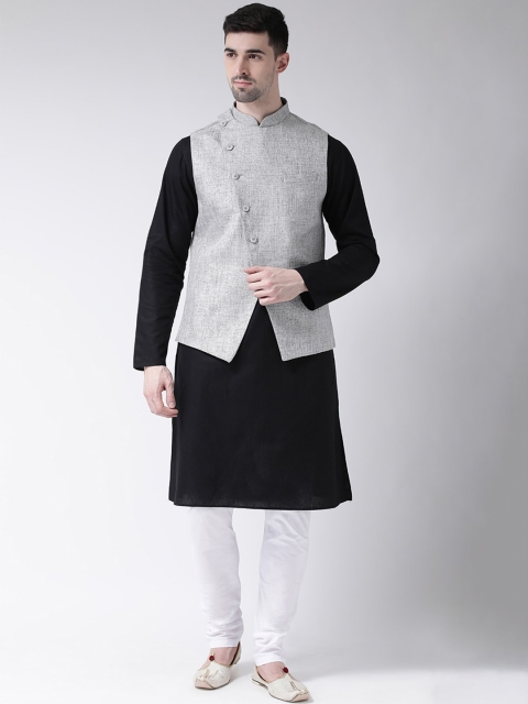 

TABARD Men Black & White Solid Kurta with Churidar